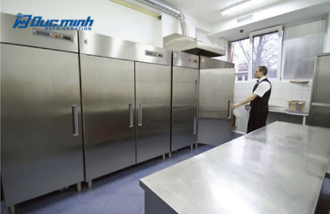 Tủ đông lạnh công nghiệp khác biệt gì so với tủ dân dụng?