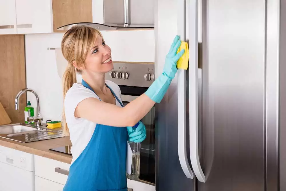 vệ sinh tủ lạnh inox