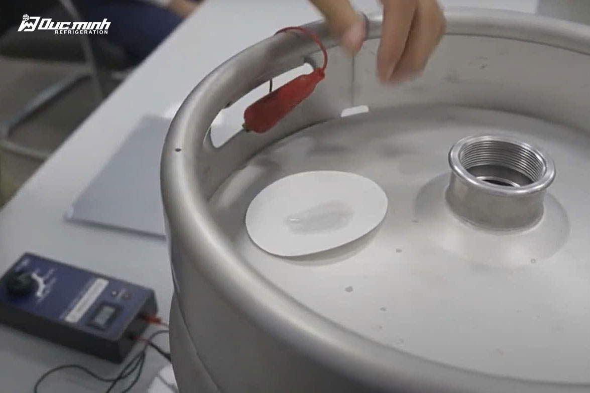 Kiểm tra chất lượng keg bia